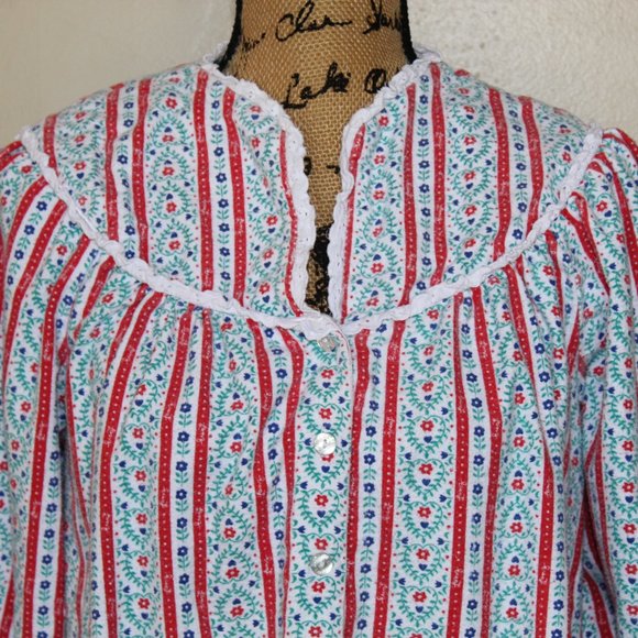 Lanz of Salzburg Red Tyrolean Hearts Flowers Flannel Nightgown Women's Small - Picture 5 of 9